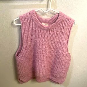 Adorable sweater vest pullover